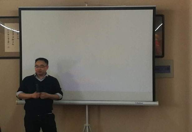 上?！杜炫取沸侣効蛻?hù)端時(shí)事新聞中心副總監兼政治新聞主編陳良飛老師現場(chǎng)講課視頻